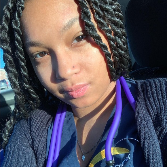 Meet your Posher, Kathryn - Picture 2 of 2